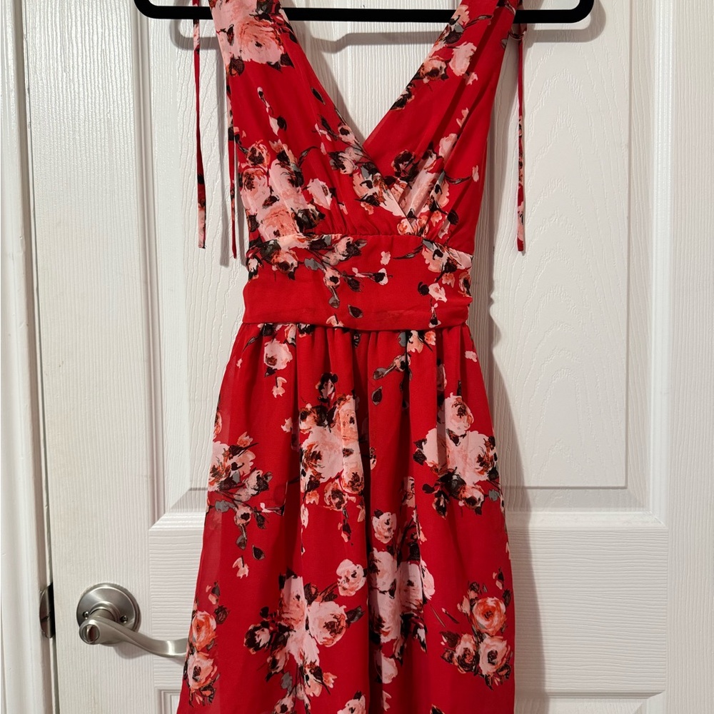 Red Floral V-Neck Mini Dress size small